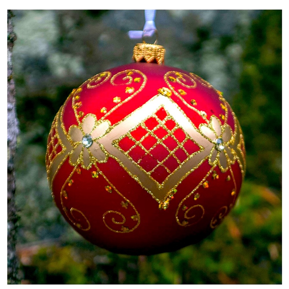 Sale: NIB Set of 4 Large Christmas Red Ornaments